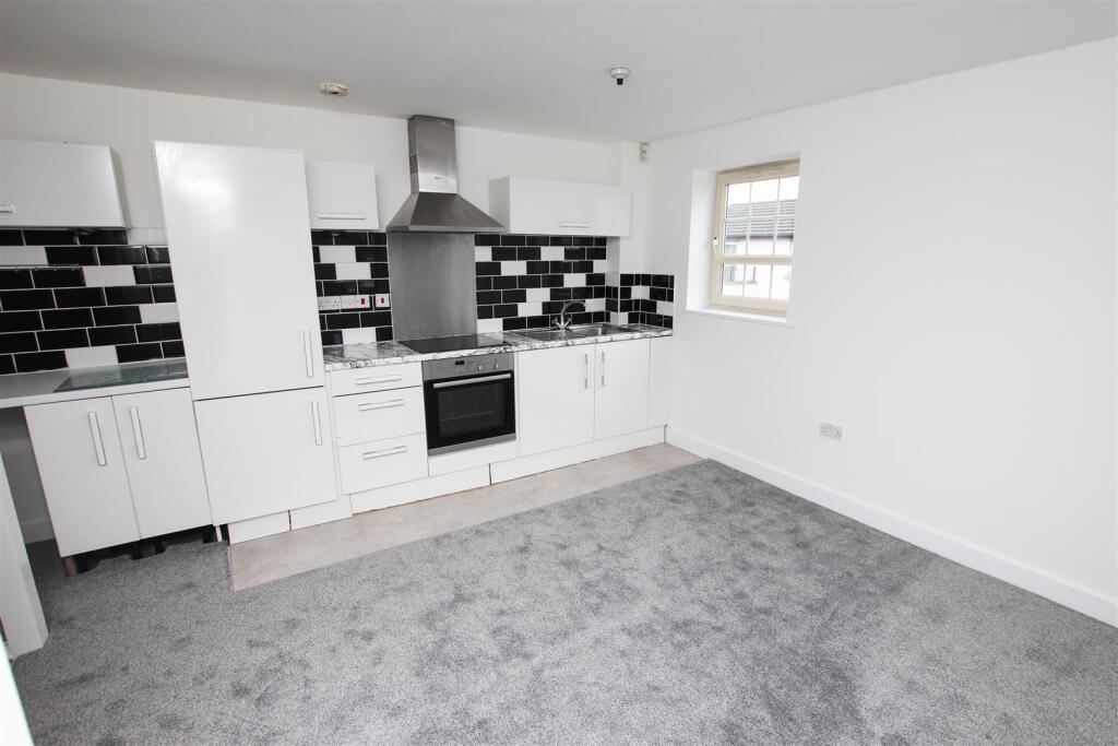 KITCHEN/LIVING SPACE