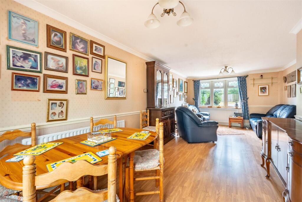 Lounge / Dining Room