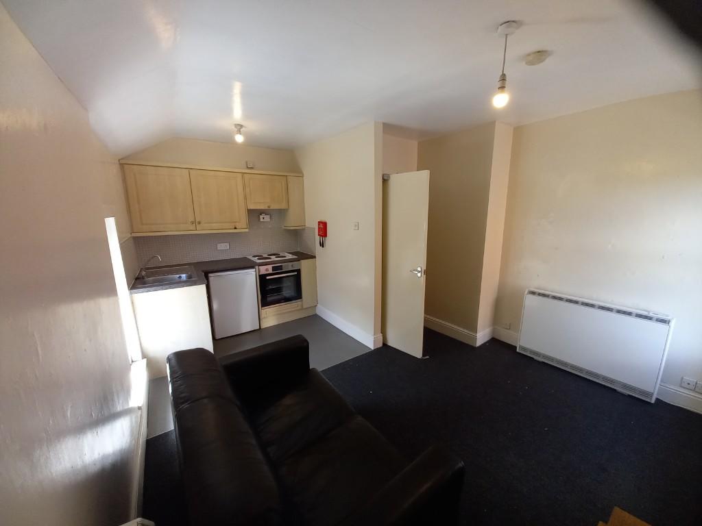 Living / Kitchen