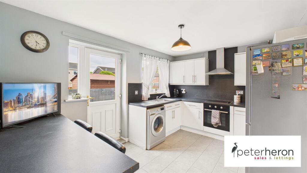 Breakfasting Kitchen