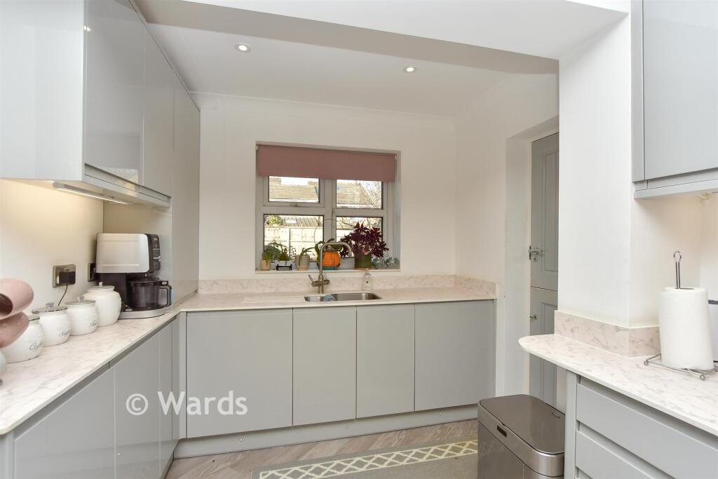 Kitchen/Dining Area