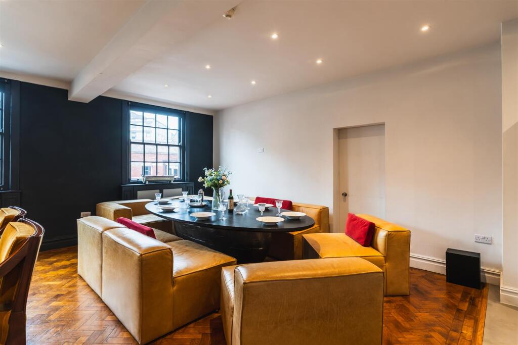 Dining Kitchen (Penthouse)