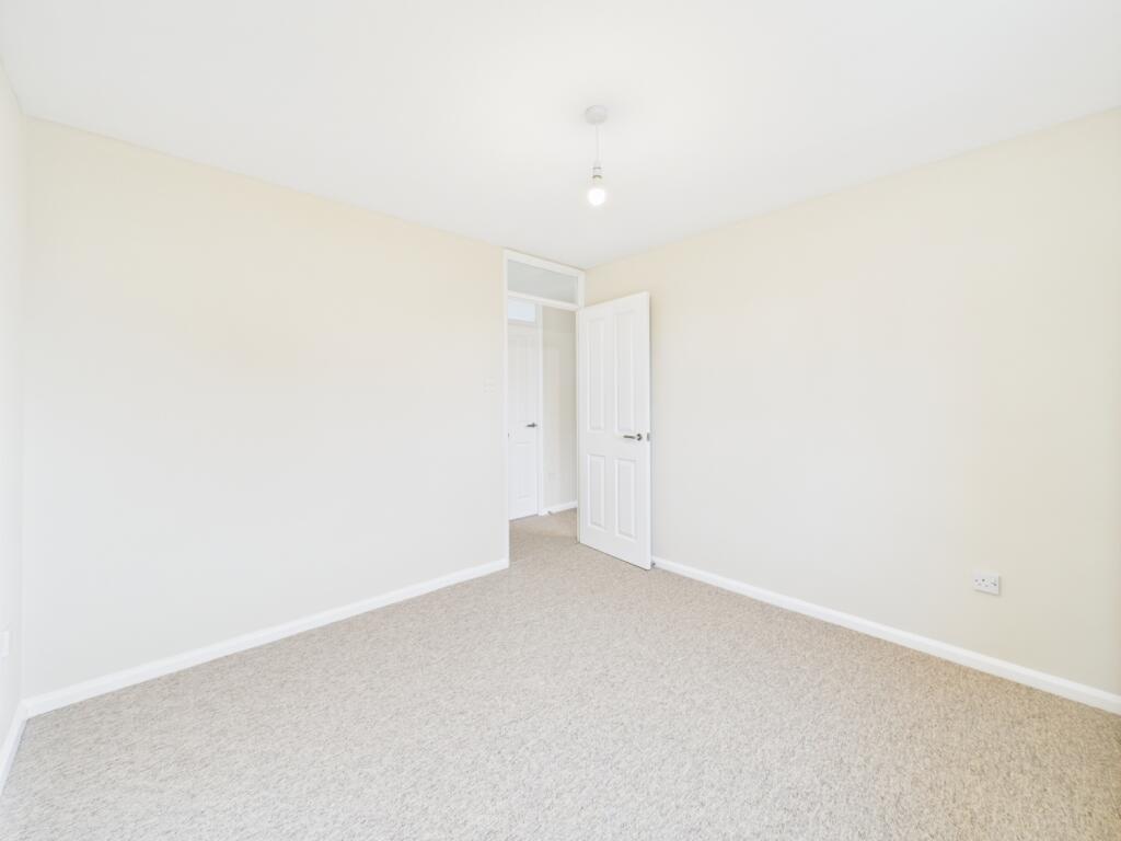 CAM01740G0-PR0425-STILL006