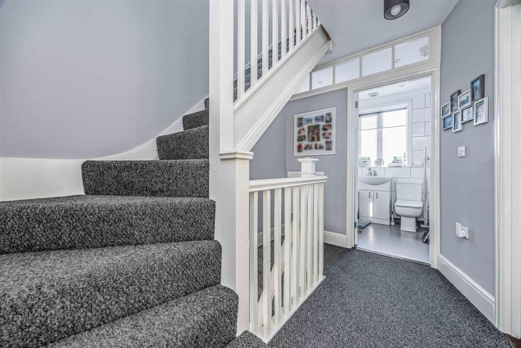 67 Cobden Avenue, Portsmouth-Small-PorticoMarketin