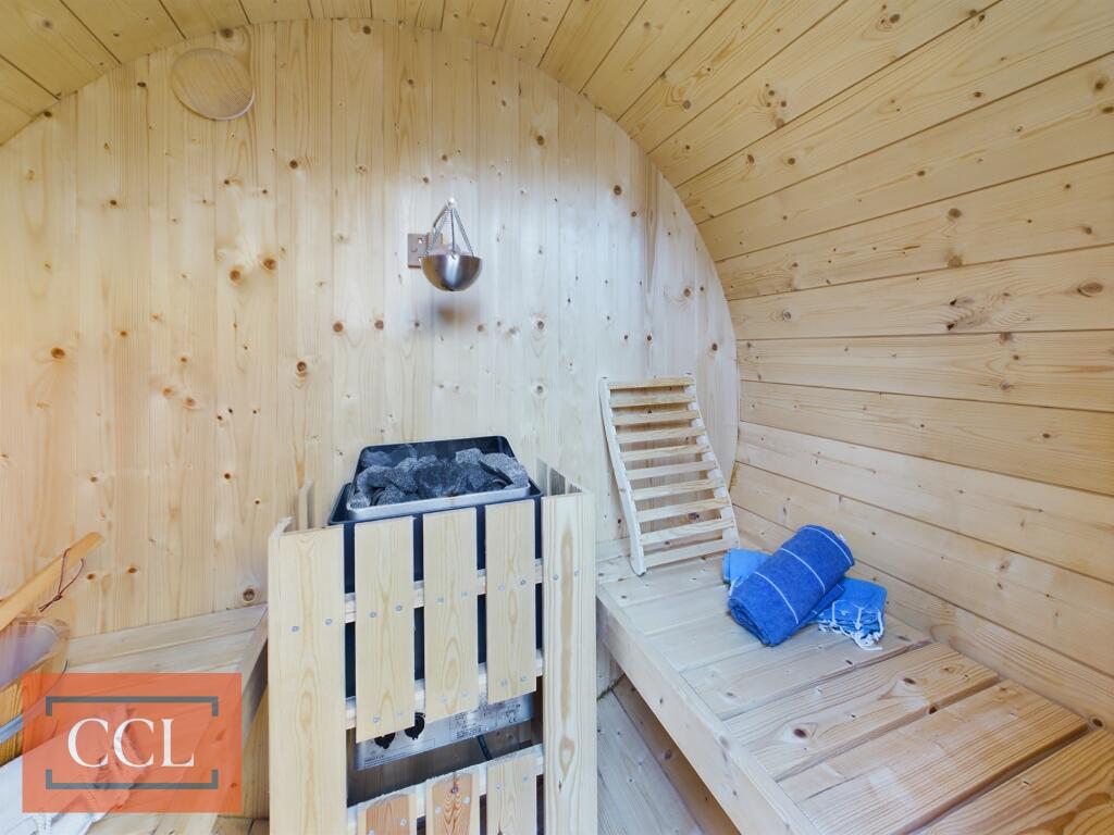 CAM03481G0-PR0076-STILL031