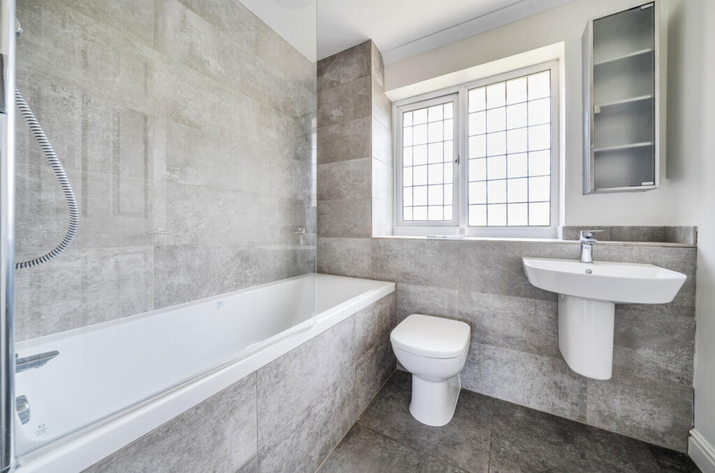 1340340-18-689da1...