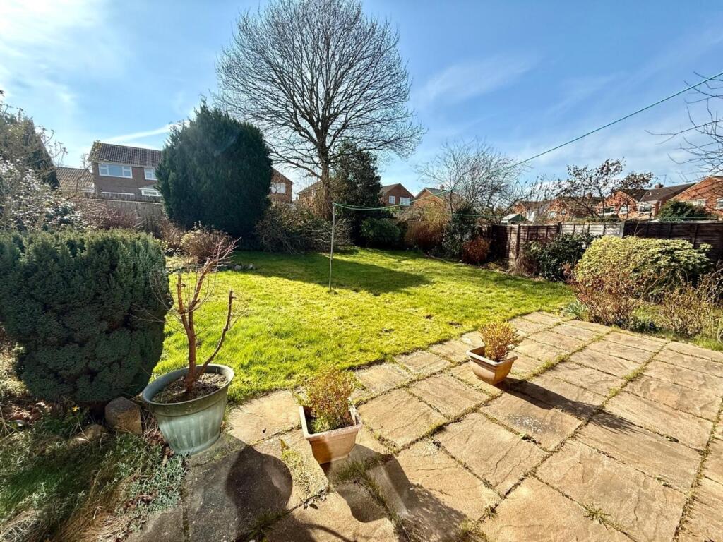 4 meadow dr-garden 2
