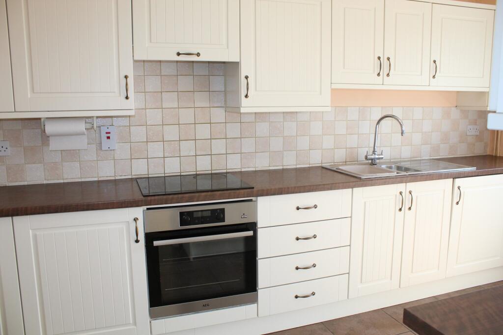 Fitted Kitchen Picture 2
