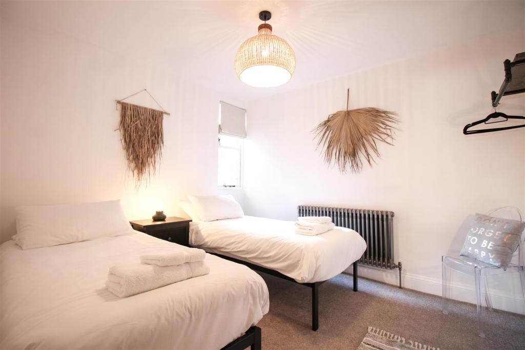 Bedroom 2.jpg