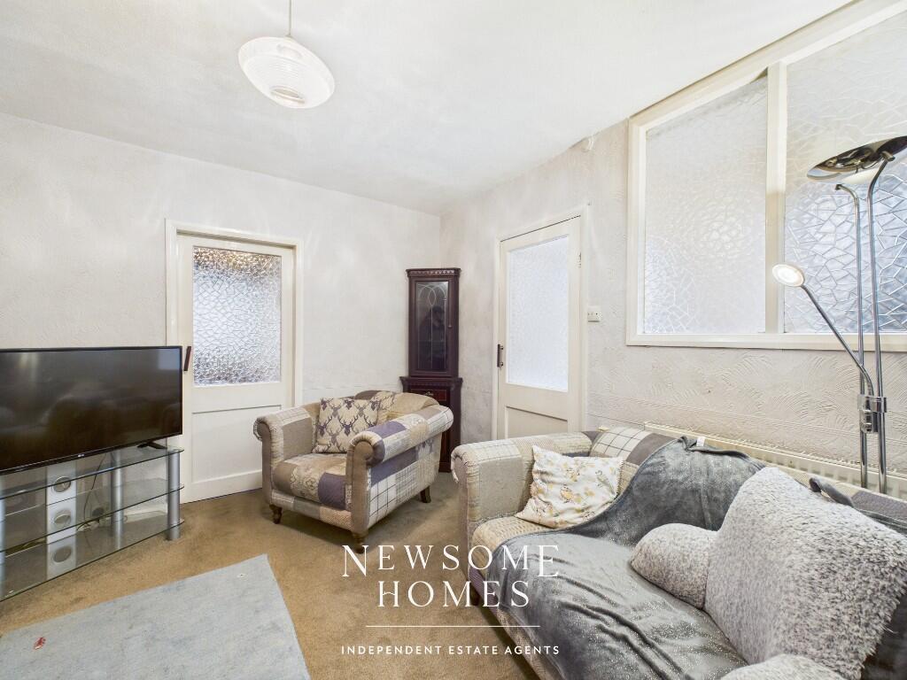 Sitting/ Dining Room