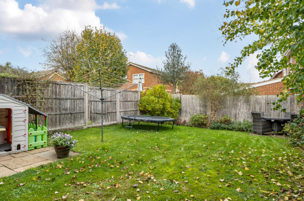 1372892-17-690390...