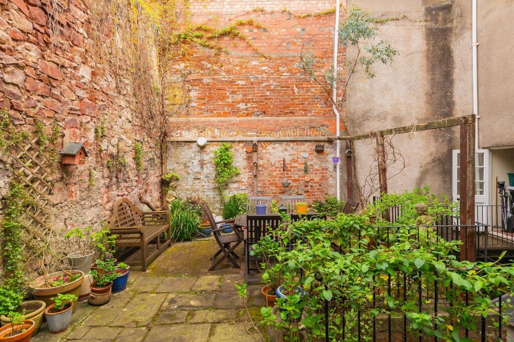 GF5FDSHS - Communal Garden E.jpg