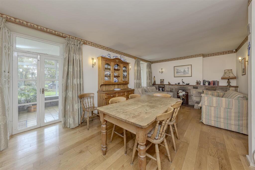 Lounge Dining Room