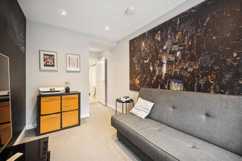 Sitting Room / Second Lounge