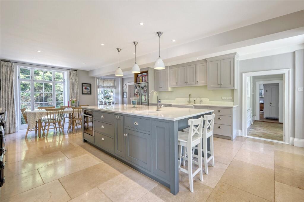 Kitchen/Breakfast Rm