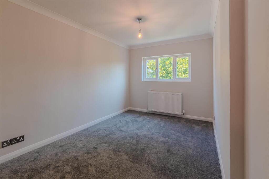 250519_52OAKLEIGHPARKDRIVE-07.jpg