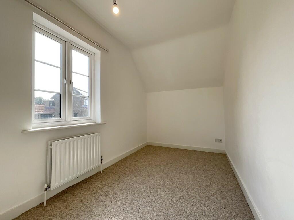 E9B5FFC4-B42D-445...