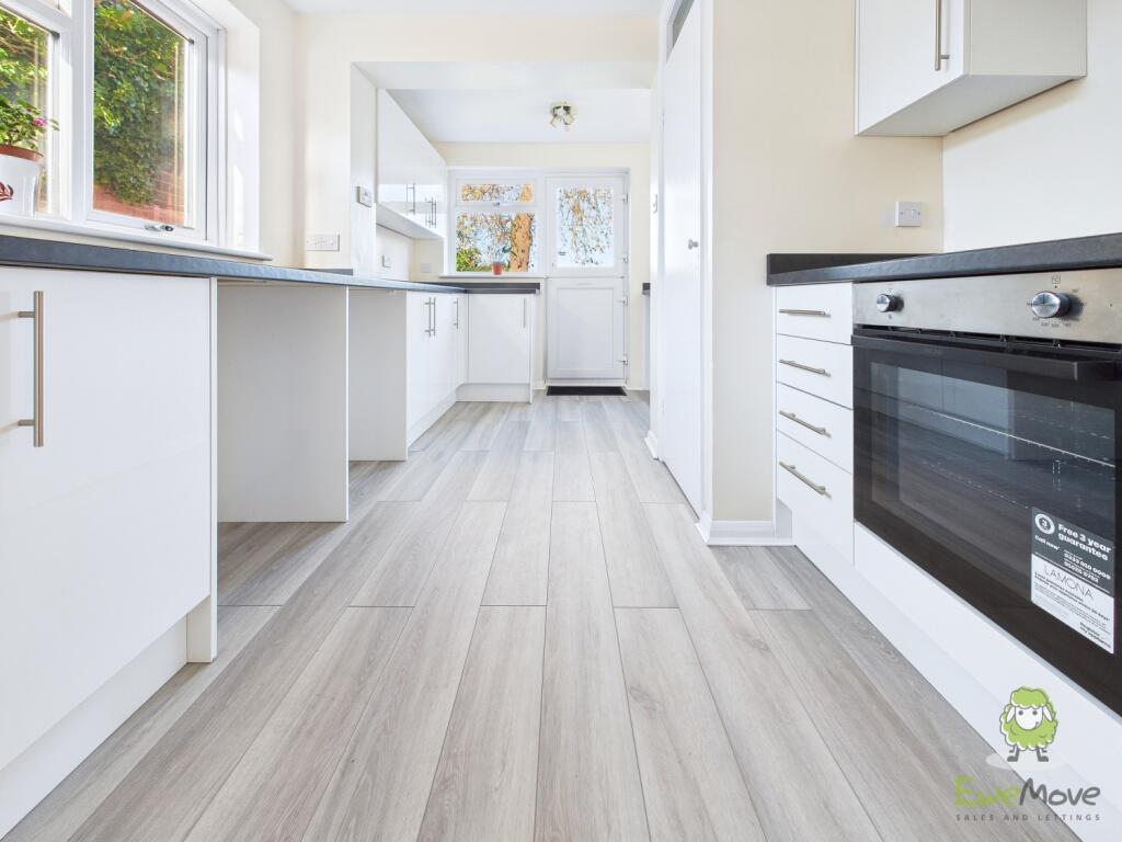 CAM01543G0-PR0168-STILL020