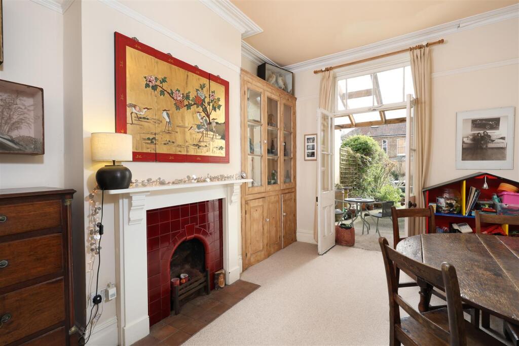 19 Cricklade Rd 7.JPG