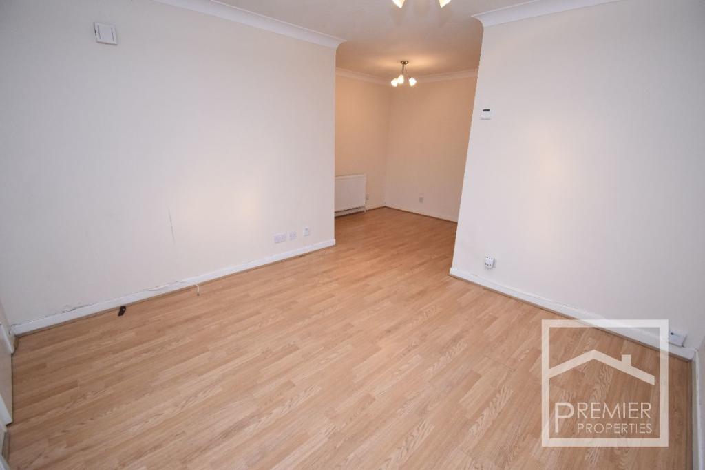 Lounge/Dining Area