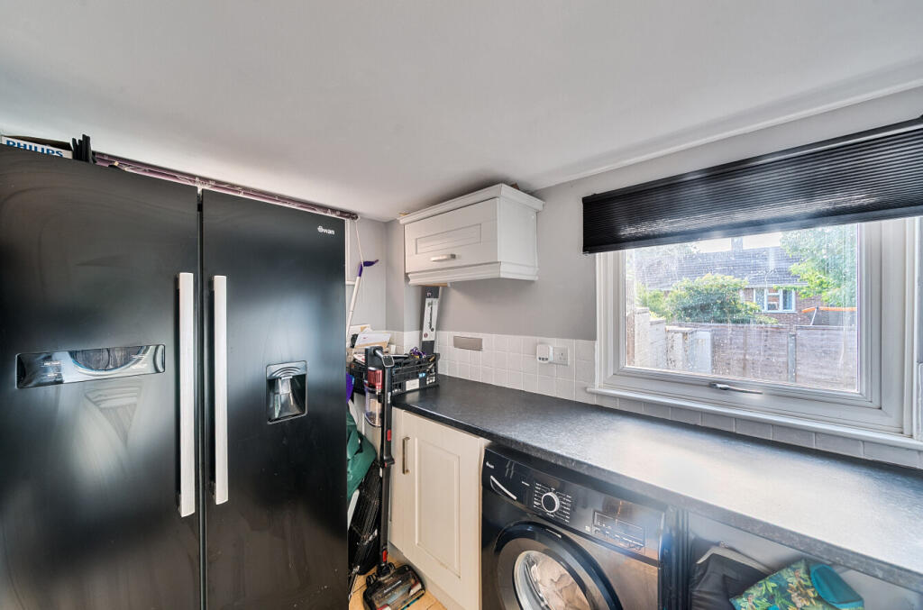 1313700-23-685af7...