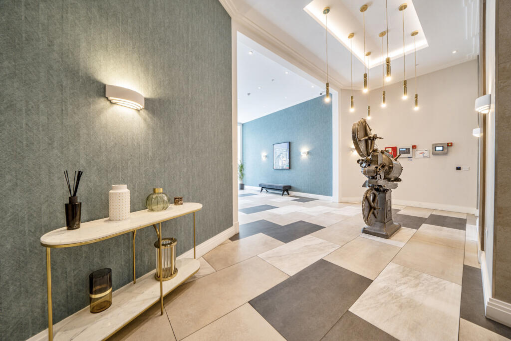 1325265-5-687e514...