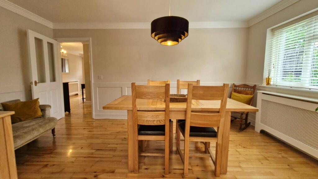 Bungalow - Dining Room