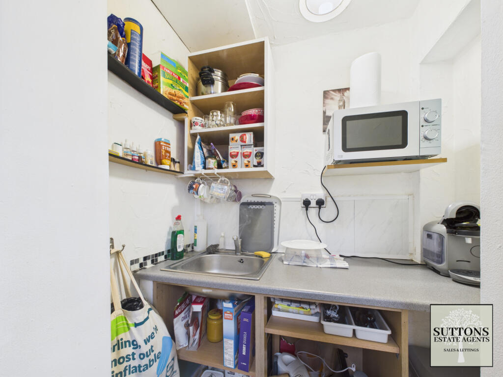 Flat 1 kitchen