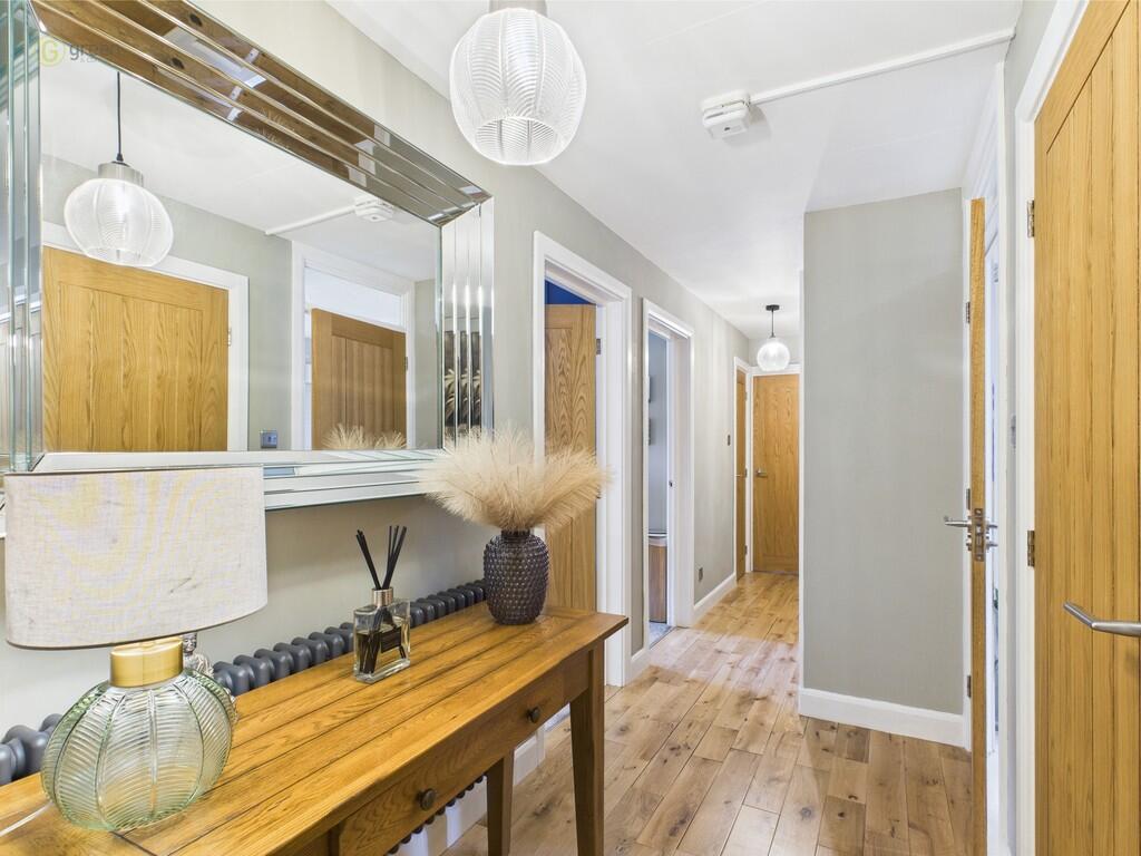 CAM03830G0-PR0152...