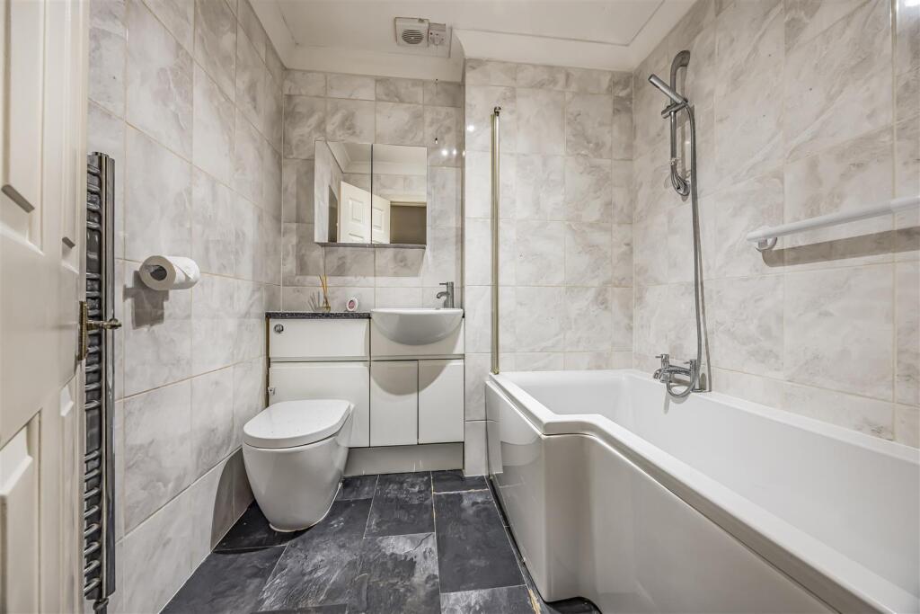 16 Brecon Close, New Milton-PorticoMarketing-O'Har