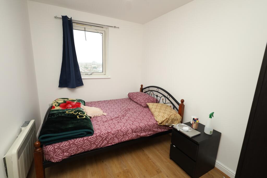 IMAGE 4