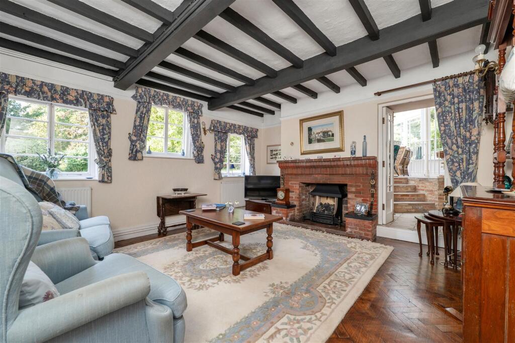 SITTING ROOM
