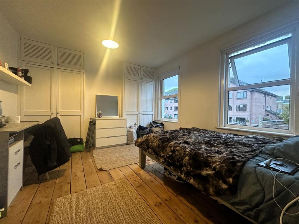 Room 2.jpg