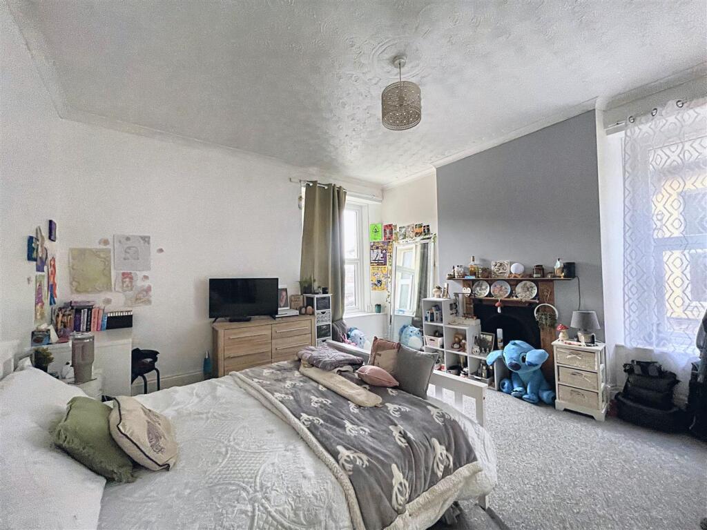 Bedroom 2..jpg
