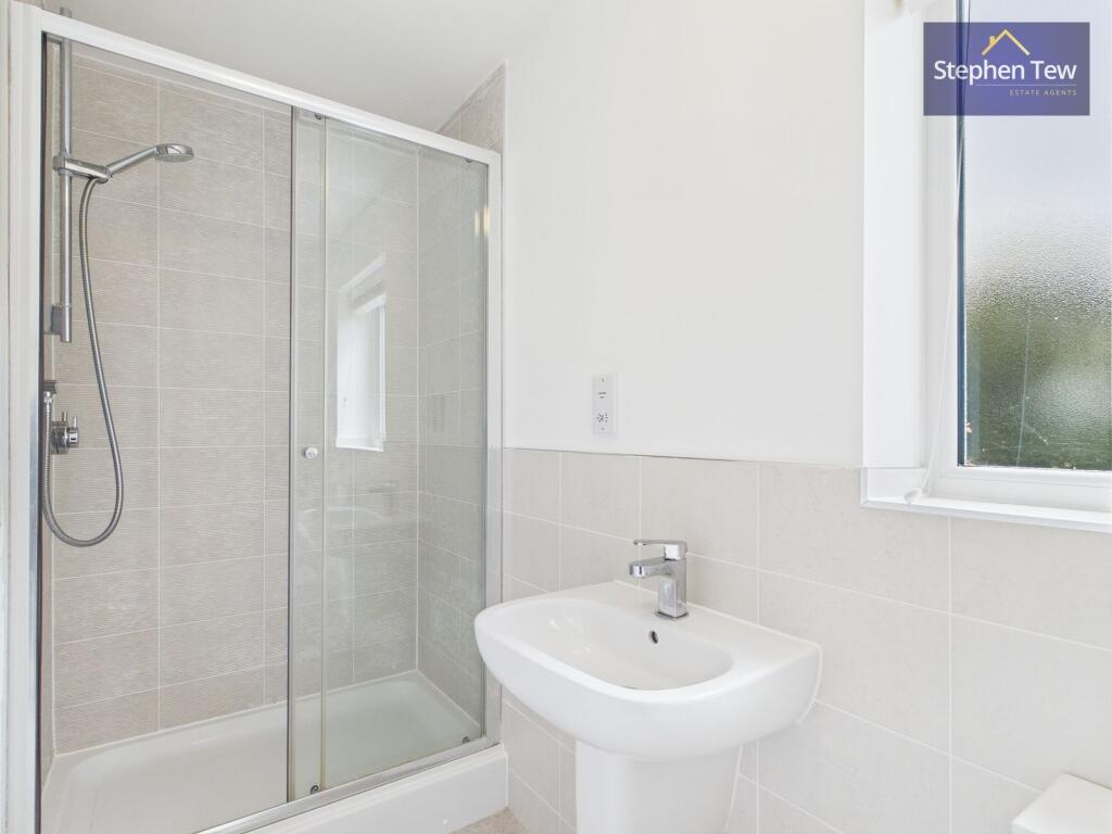 Bed 1 En-suite