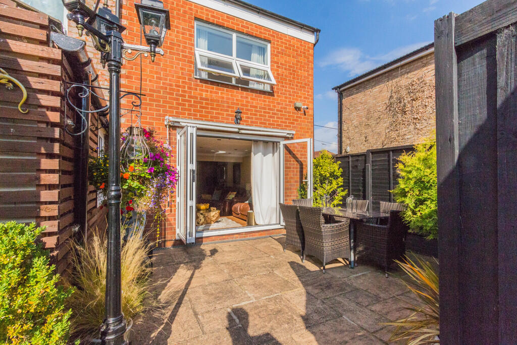 Patio Area with B...