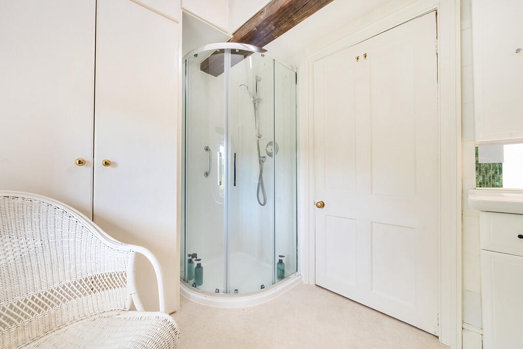 En-suite Shower R...