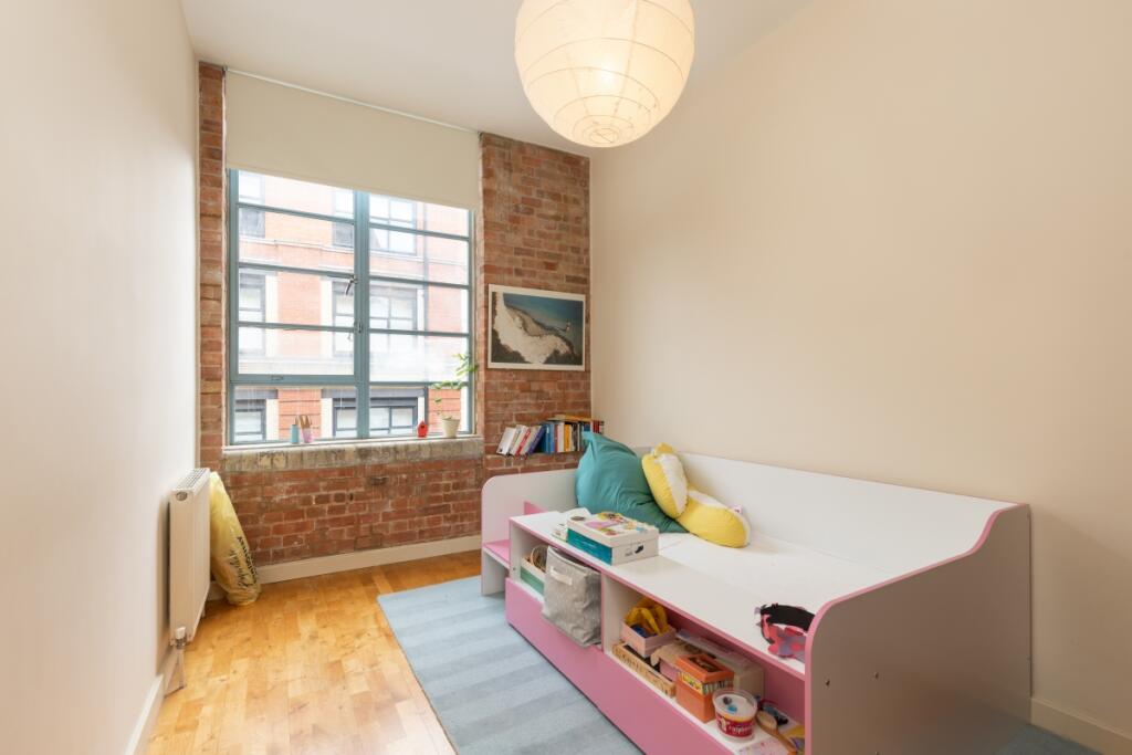 Boss House, 2 Bos...