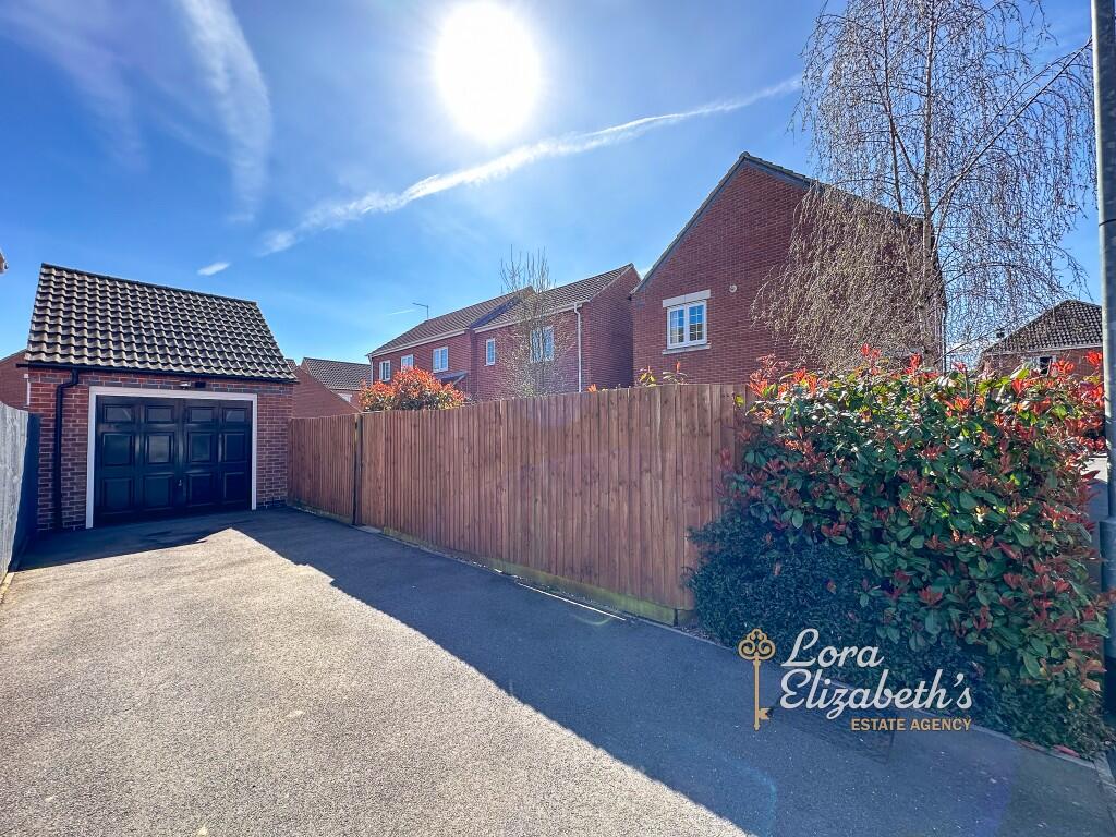 Driveway/Garage
