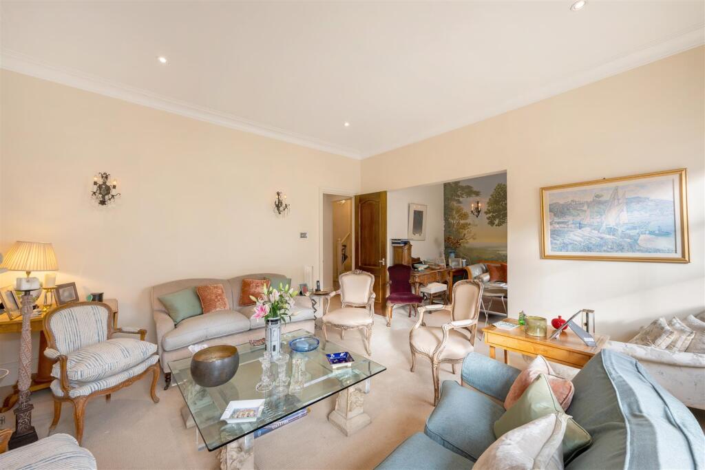 Flat 3, 3 Eaton Place Hi-7.jpg