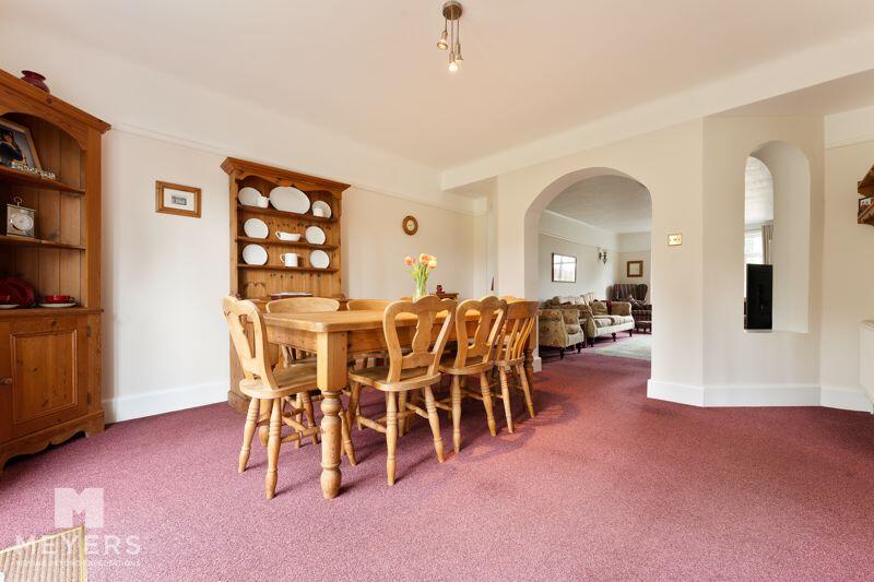 Dining Area/Lounge