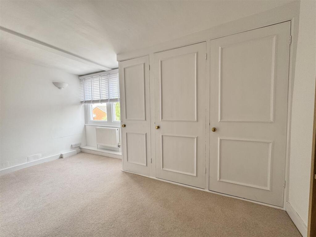 BEDROOM 5 / STUDY