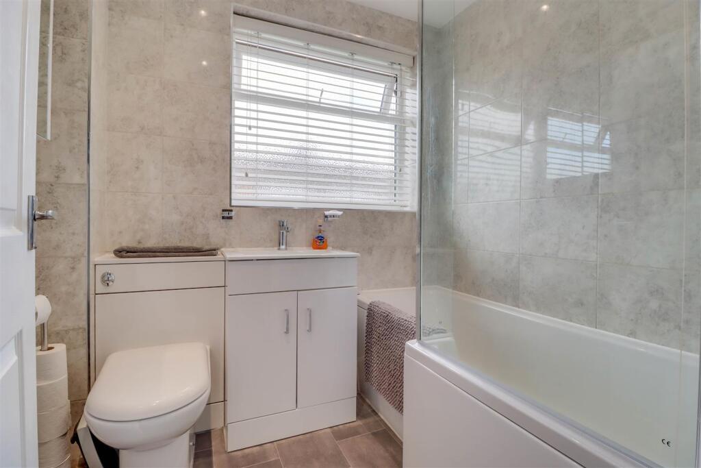 11 SUDBROOK CLOSE INSIDE-17.jpg