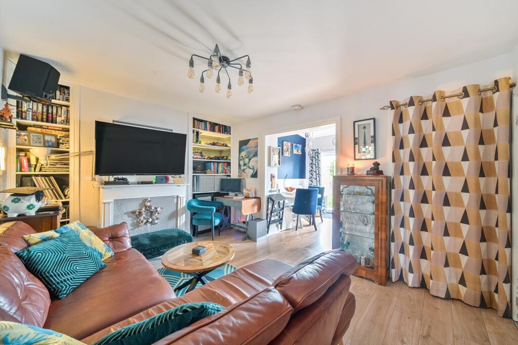 1359792-7-68dfcc3bb24c6-ARW-1