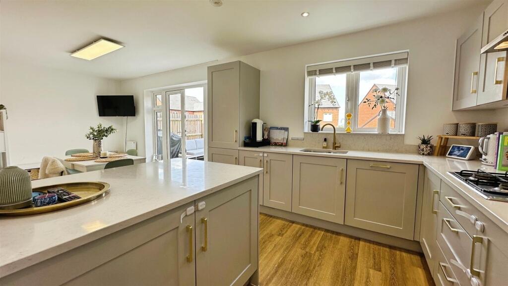 e0c0679b--4B6A-BD30-D73779BE4715-15878-00000574AA1