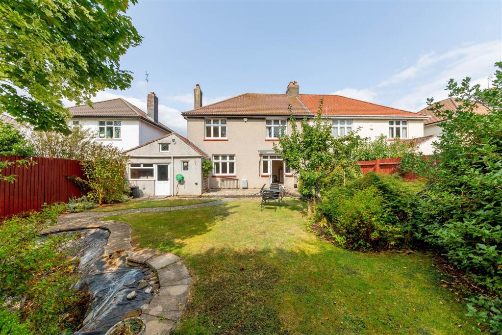 Holmes Grove (10).jpg