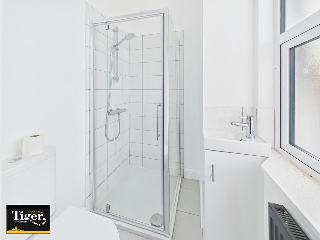 CAM02176G0-PR0498...