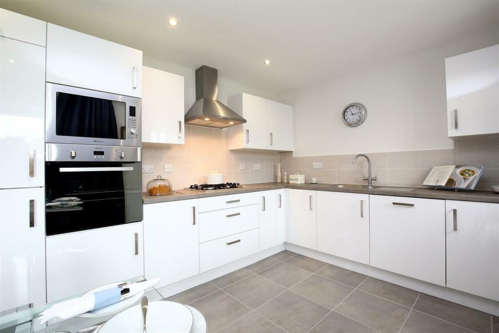 Kitchen/dining/family area