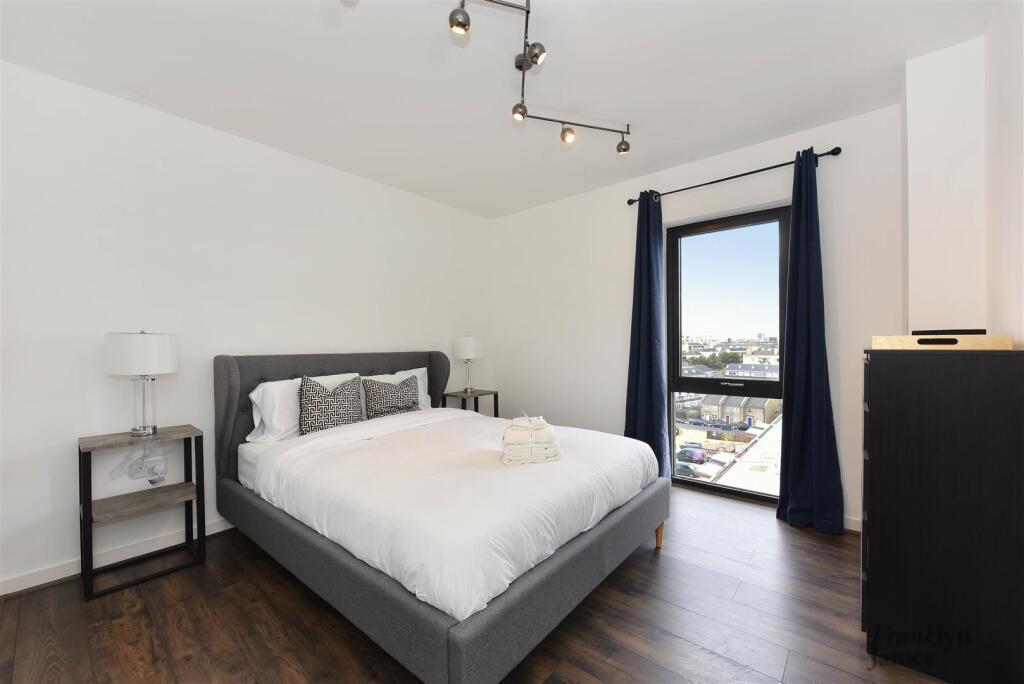 Boathouse Apartments (5).JPG