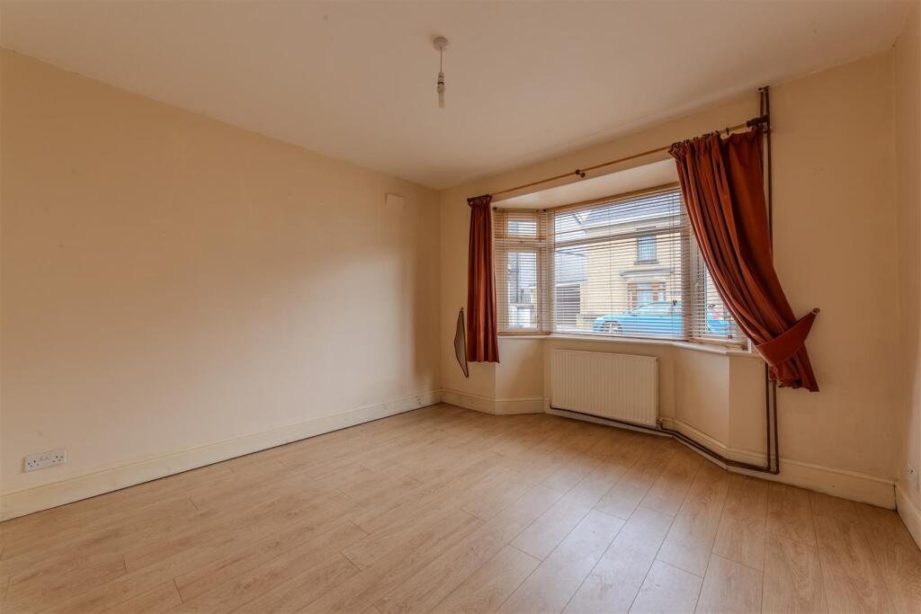 6 Woodfield Road-4.jpg